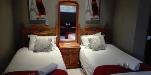 Waterside Lodge Cc Piet Retief Exterior foto